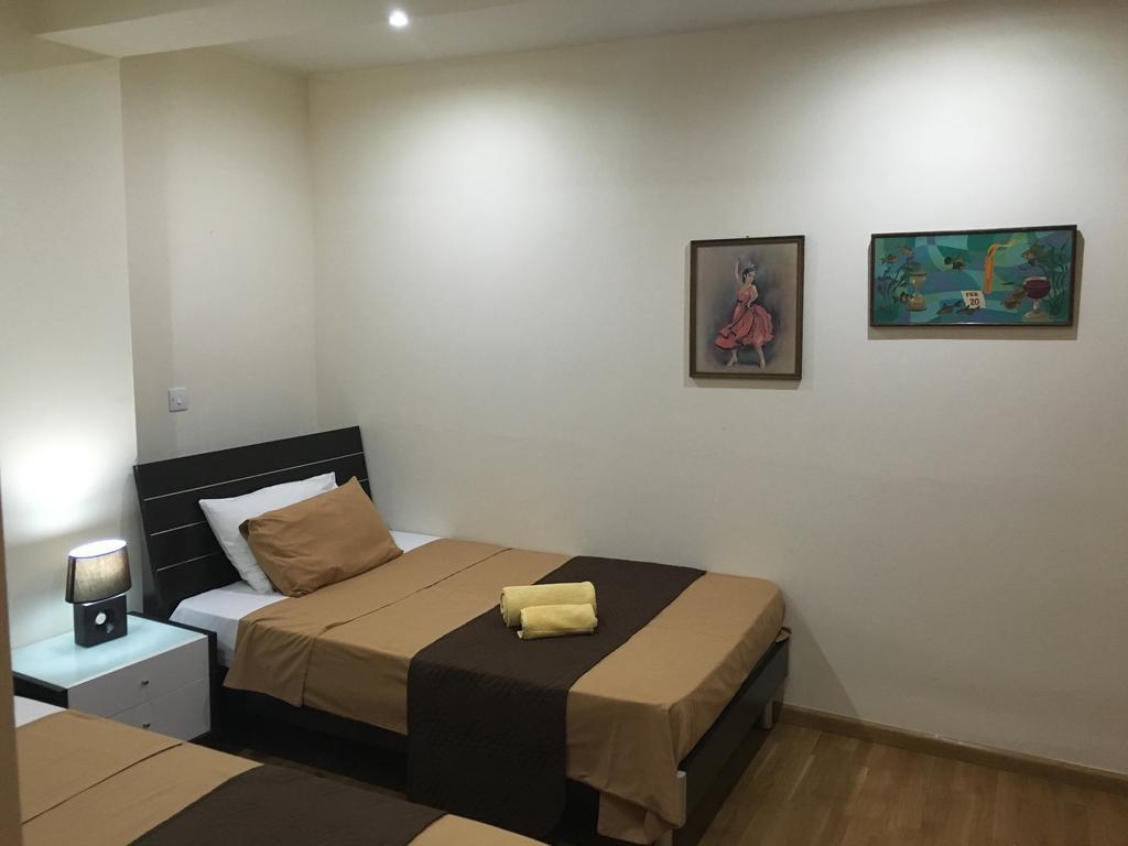 Ithaki Phinikoudes Apartment No. 205 لارنكا المظهر الخارجي الصورة