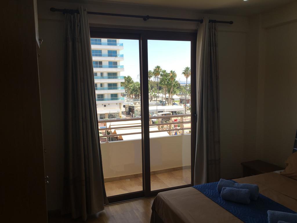 Ithaki Phinikoudes Apartment No. 205 لارنكا المظهر الخارجي الصورة