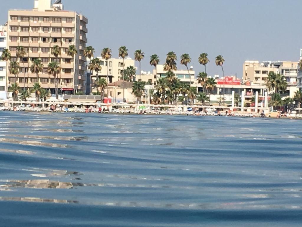 Ithaki Phinikoudes Apartment No. 205 لارنكا المظهر الخارجي الصورة